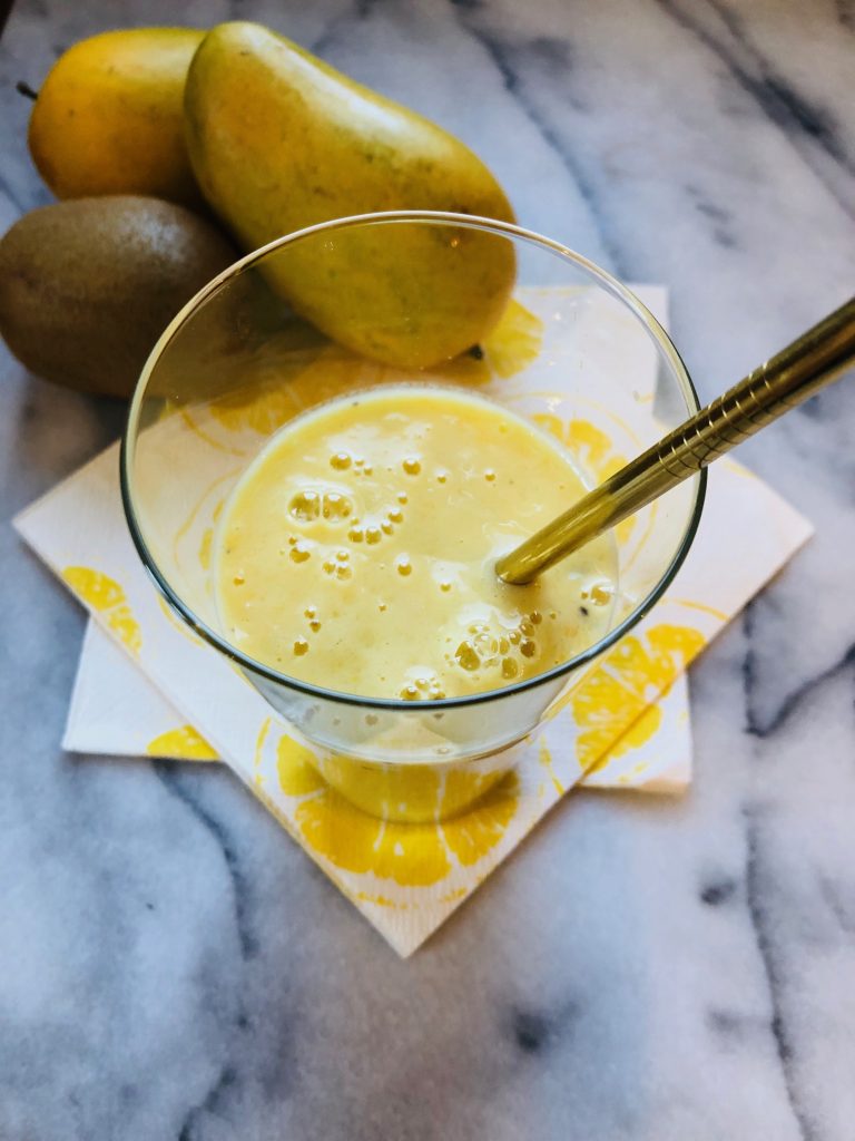 #smoothie #recettesfamille #mangue #banane #smoothiemangue #smoothietropique #recettebrunch #recettesansnoix #recettesansarachide