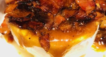 Brie fondant au bacon confit à l’érable