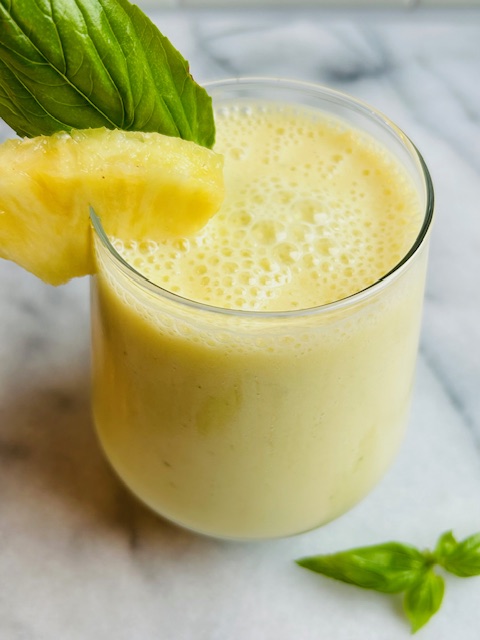 #recettesfamille #smoothieananasetbasilic #basilic #ananas #recettesansarachide #recettesansnoix #smoothie #ananas